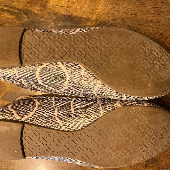 Tory Burch snake skin flats - Picture 3 of 5